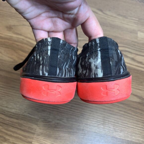 Under Armour sneakers Kick It 2 Low Utility Running Shoe 7Y Camo Red - Picture 4 of 9